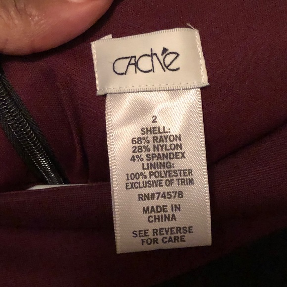 Burgundy and black form fitting dress - Picture 4 of 4